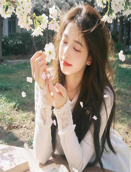 探索《爱已成烬》的奥秘：隐藏细节与深层意义，热门